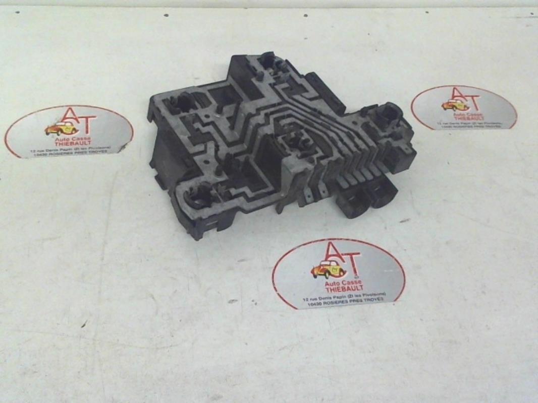 Base portalampade fanale posteriore sinistro