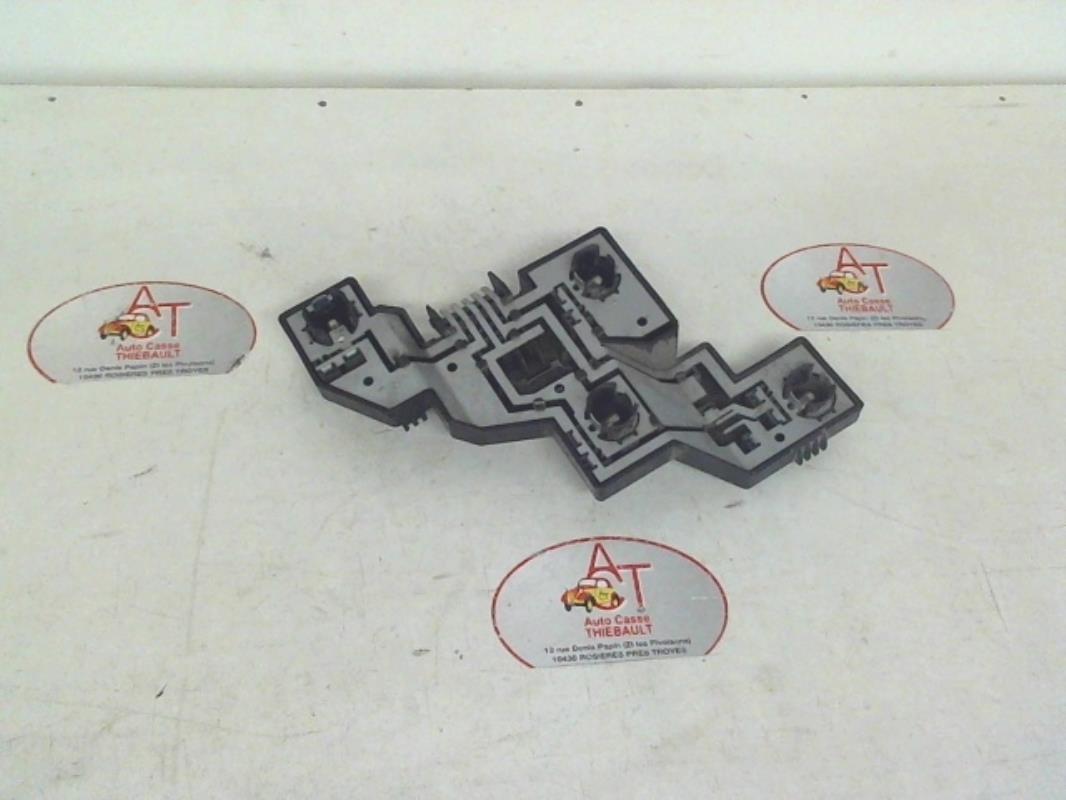 Base portalampade fanale posteriore sinistro