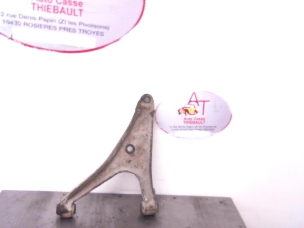 Triangle avant gauche