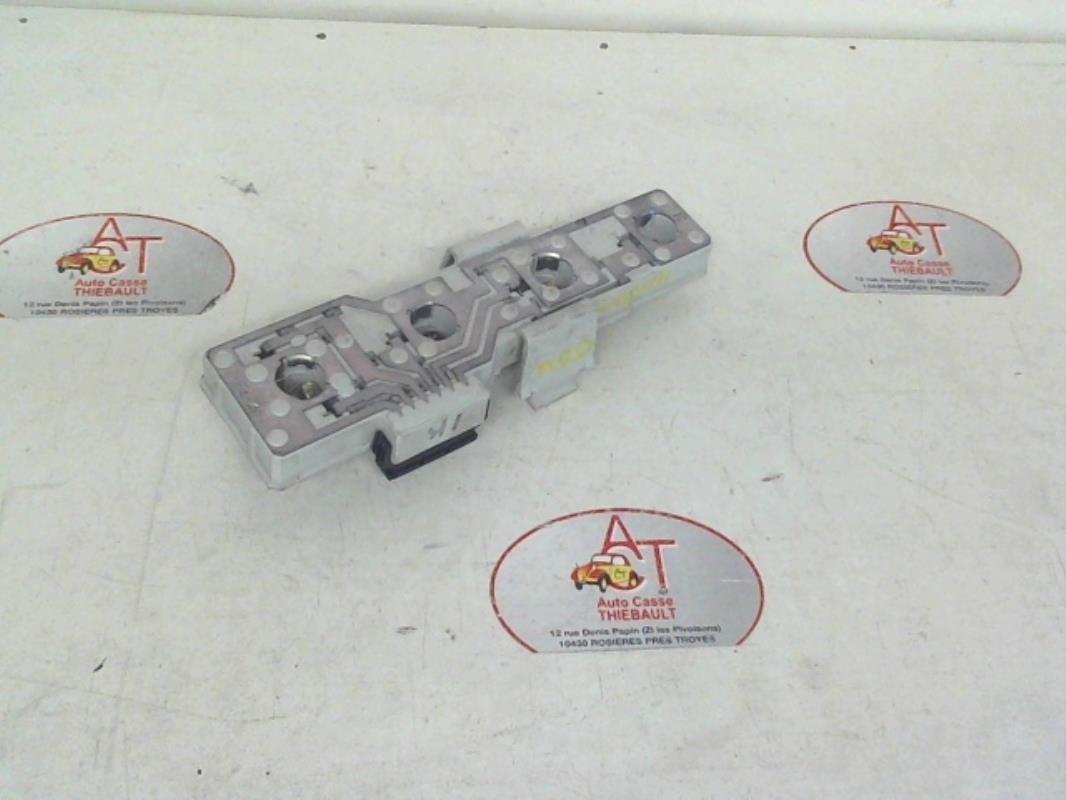Base portalampade fanale posteriore destro