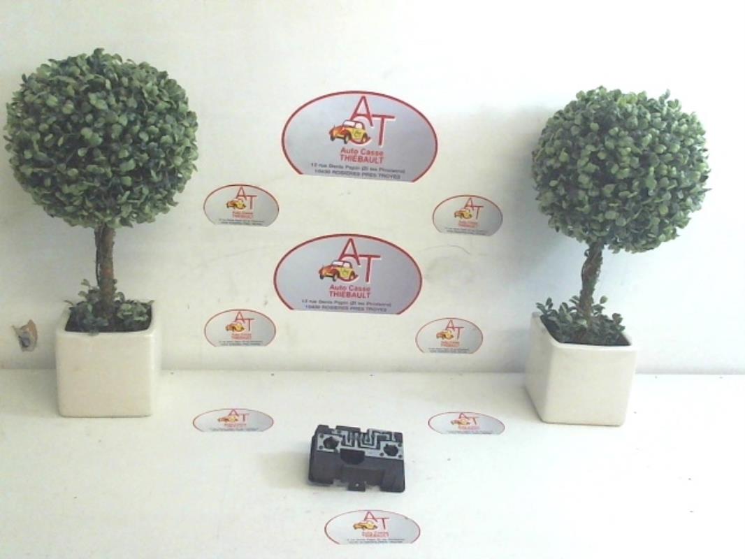 Base portalampade fanale posteriore destro
