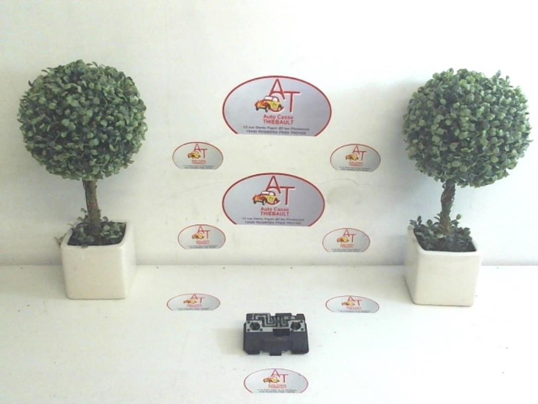 Base portalampade fanale posteriore sinistro