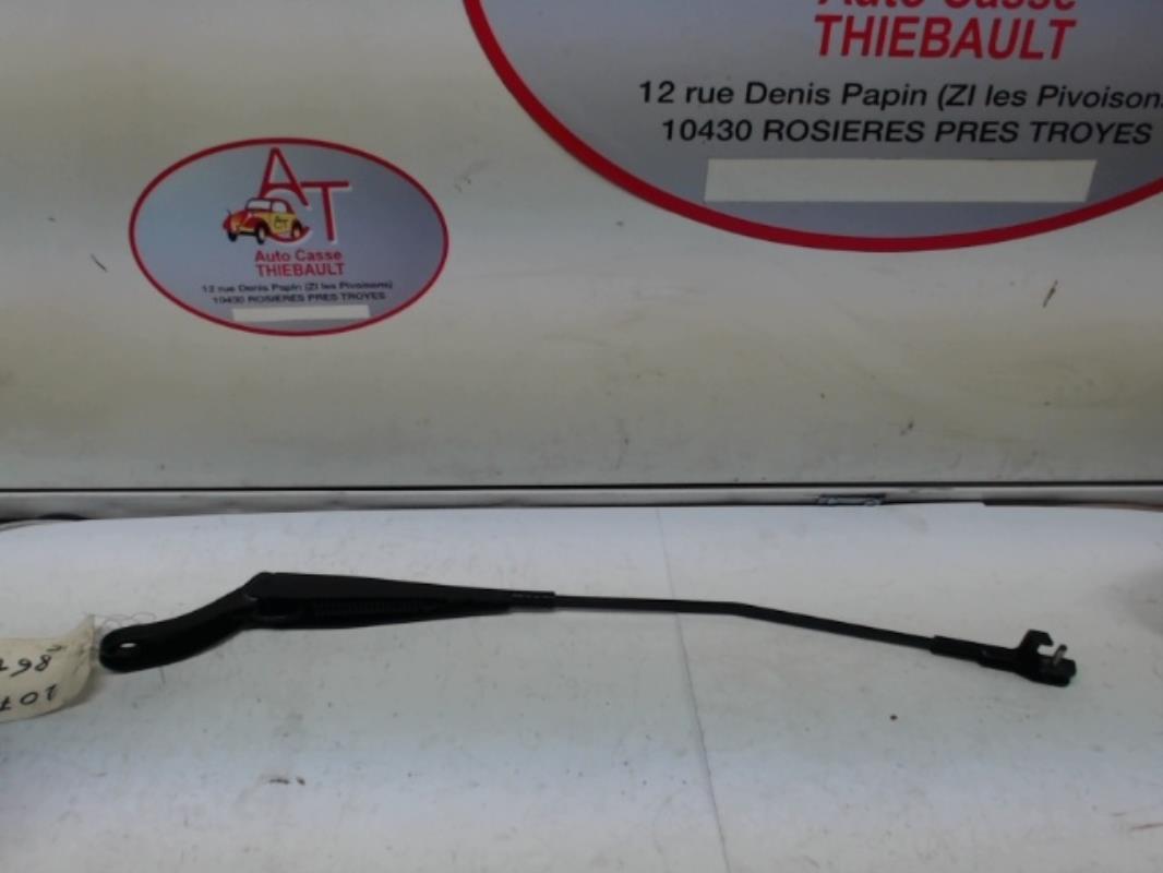 Bras essuie glace avant droit