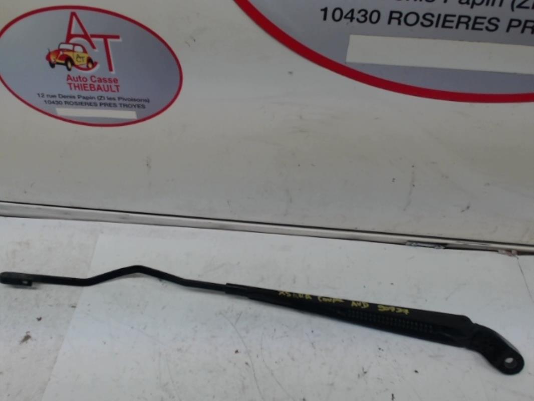 Bras essuie glace avant droit
