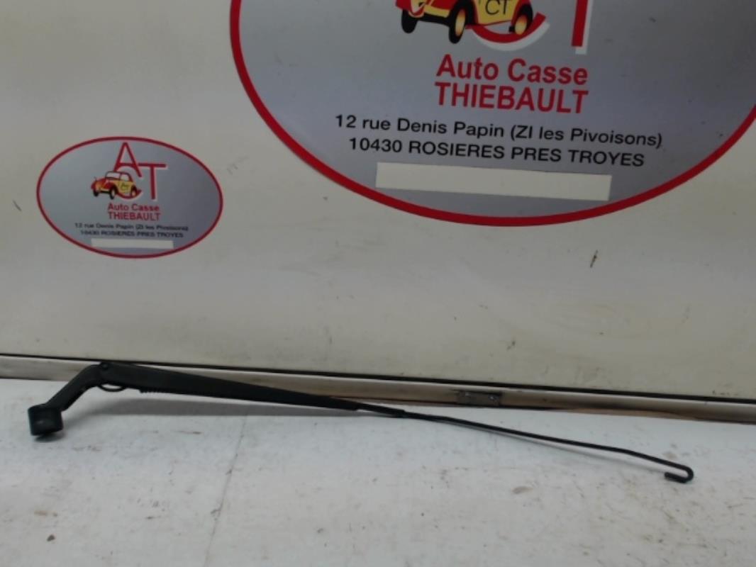 Bras essuie glace avant droit