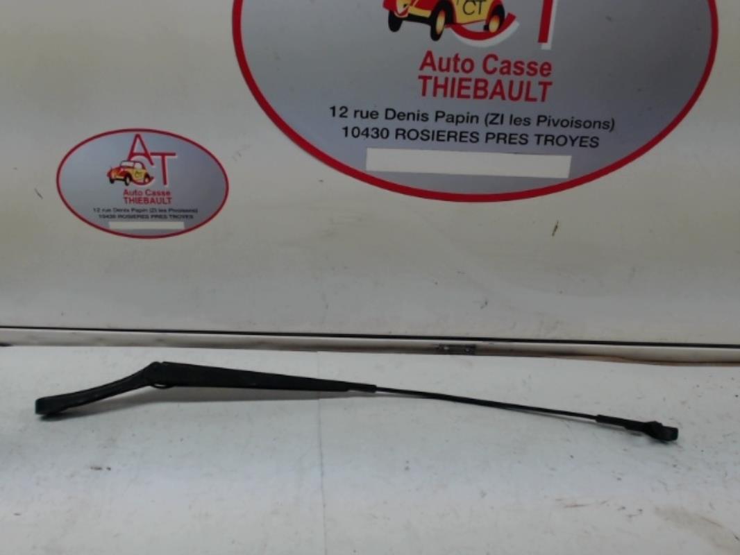 Bras essuie glace avant droit