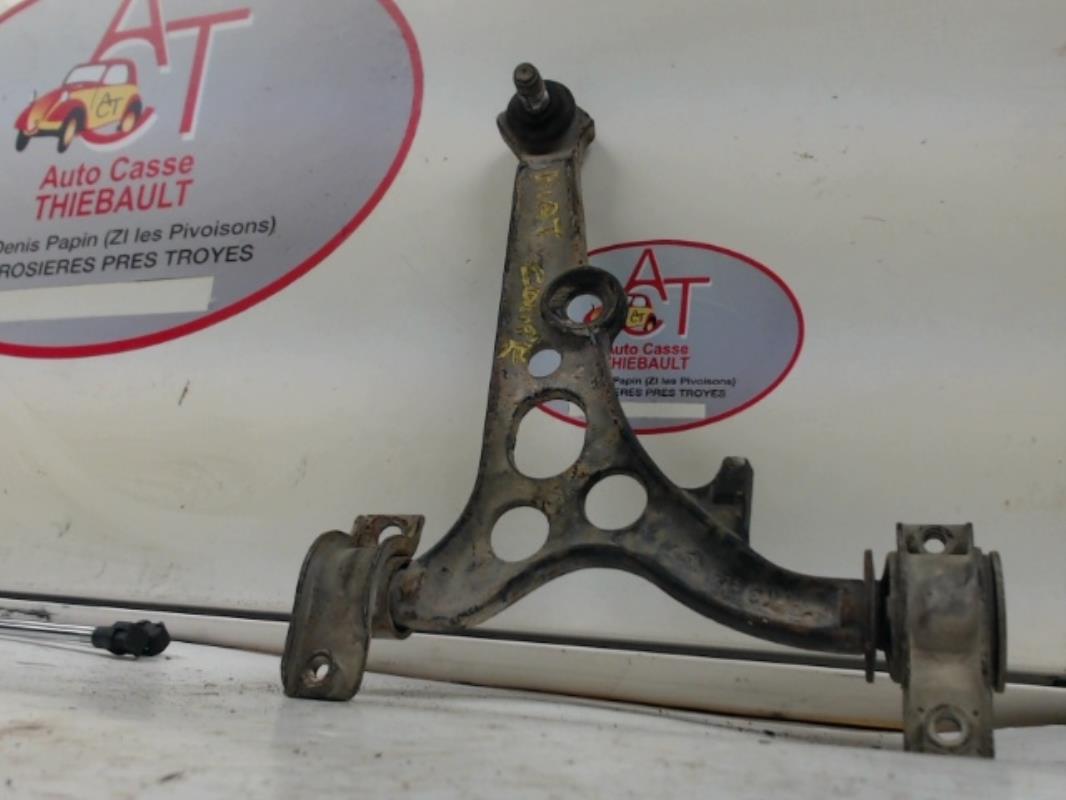 Triangle avant droit