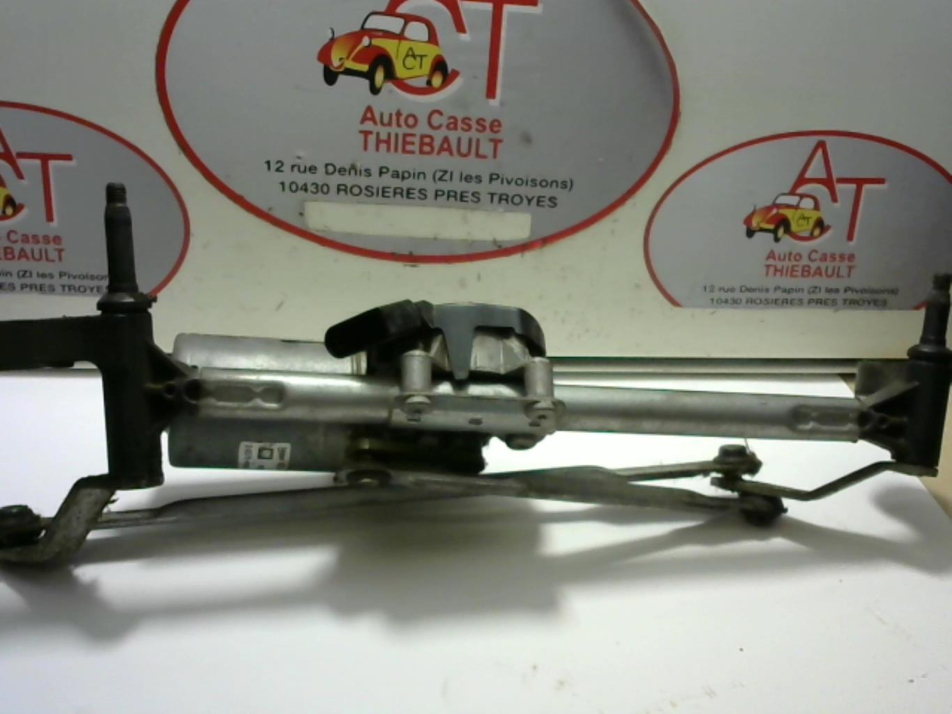 Moteur essuie glace avant