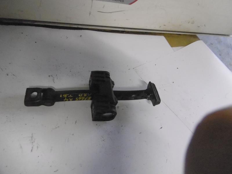 Tirante limitador de puerta trasera derecha