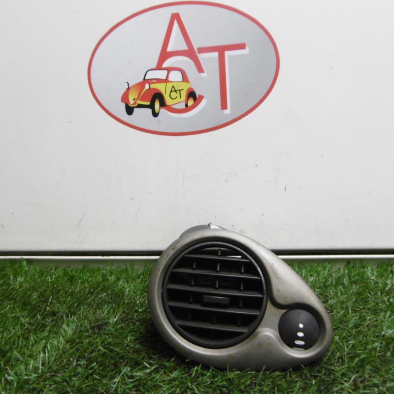 Aerateur tableau de bord avant gauche