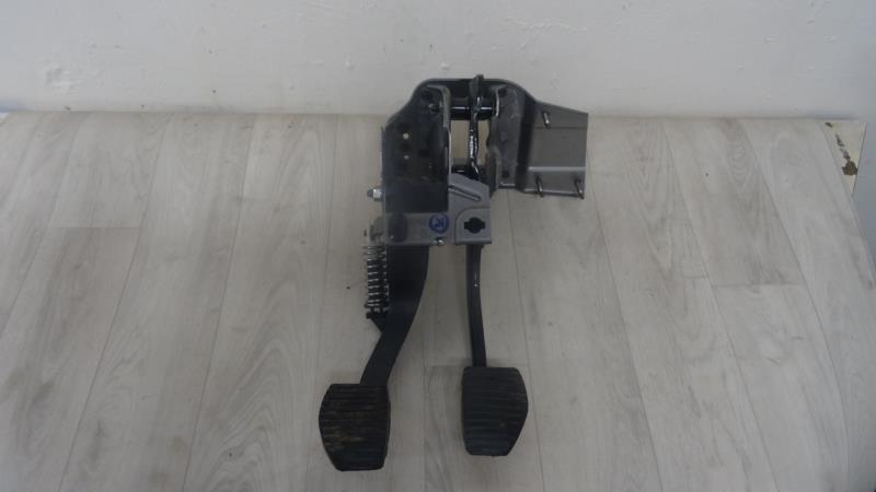 Pedalier
