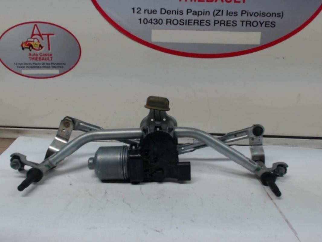 Motore tergicristallo anteriore