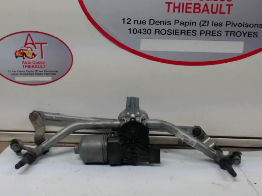 Moteur essuie glace avant