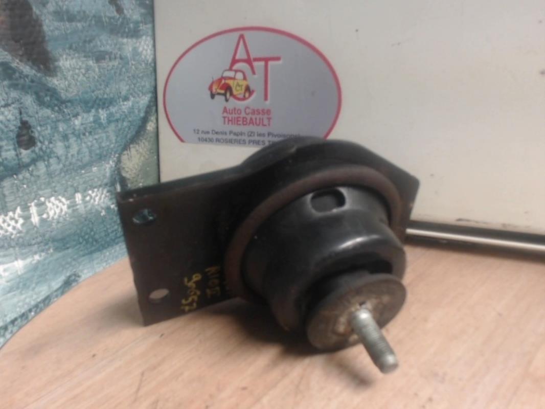 Support moteur droit