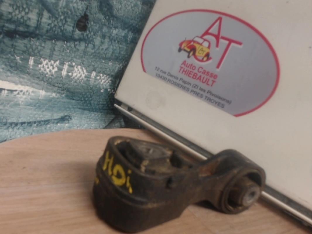 Support moteur droit