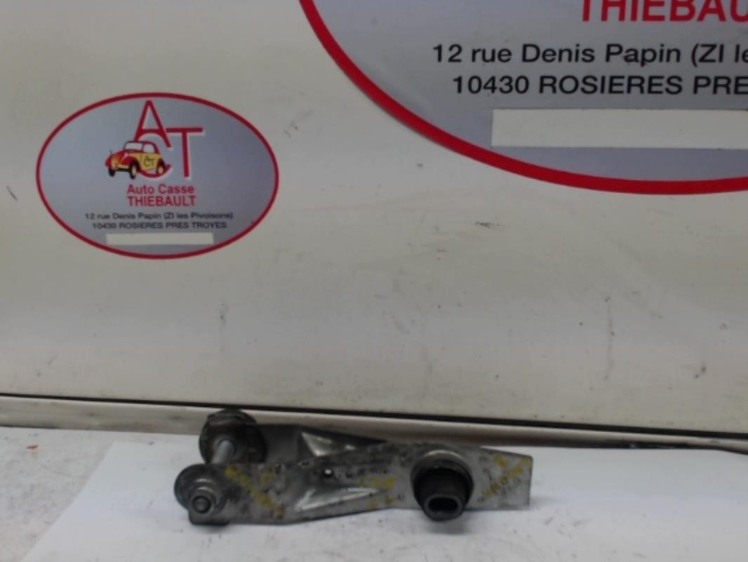 Support moteur droit