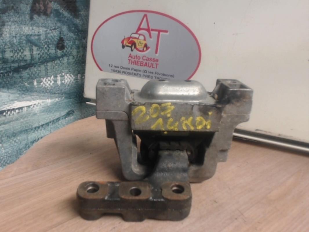 Support moteur droit