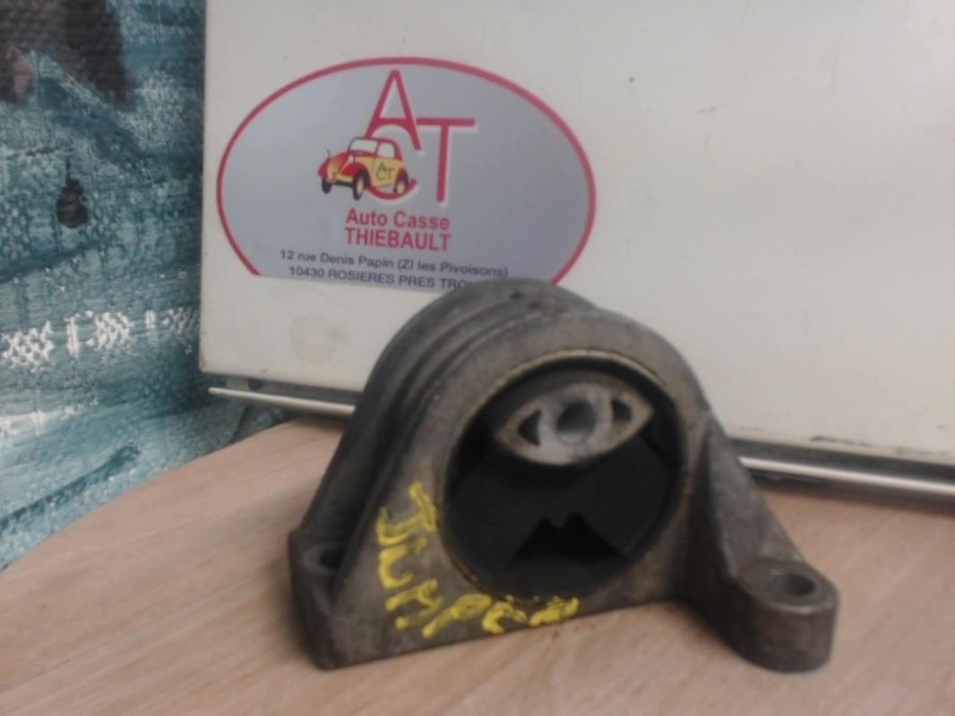 Support moteur droit