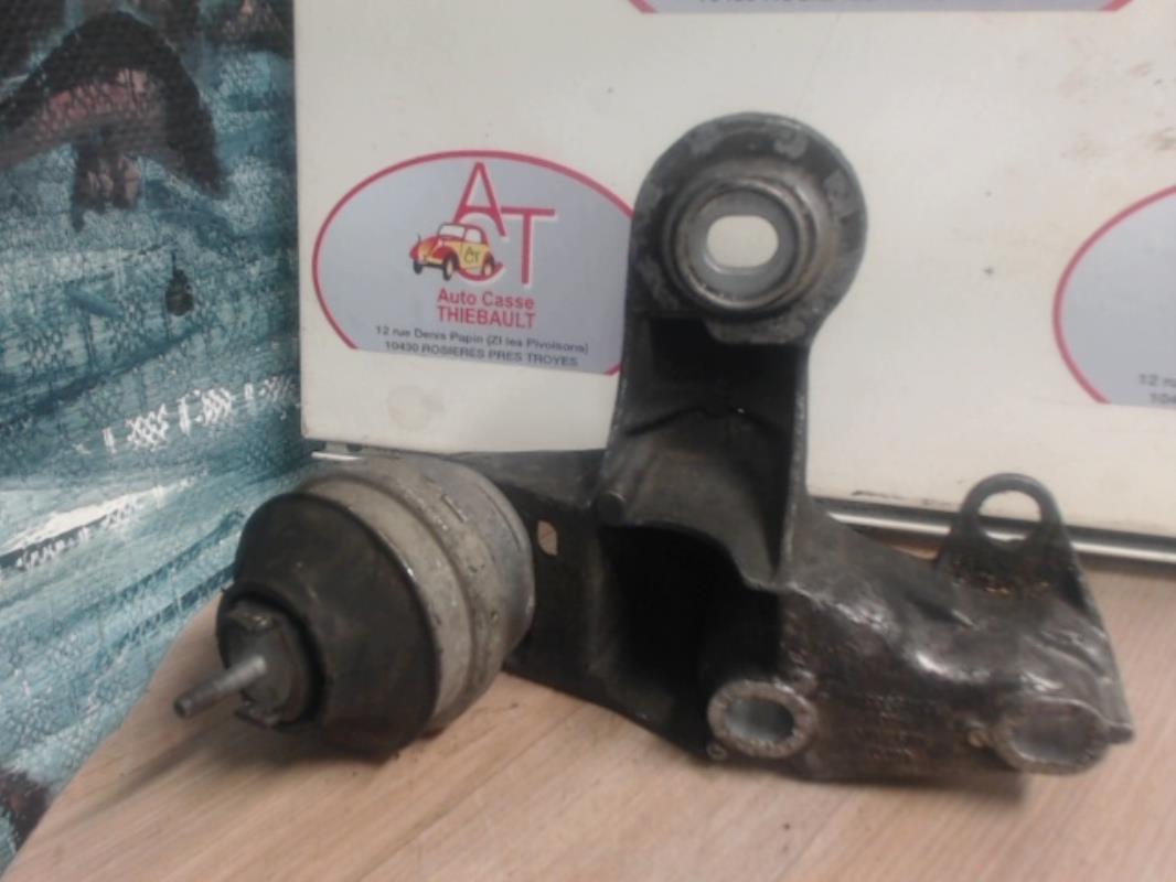 Support moteur gauche