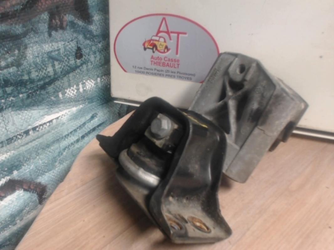 Support moteur gauche