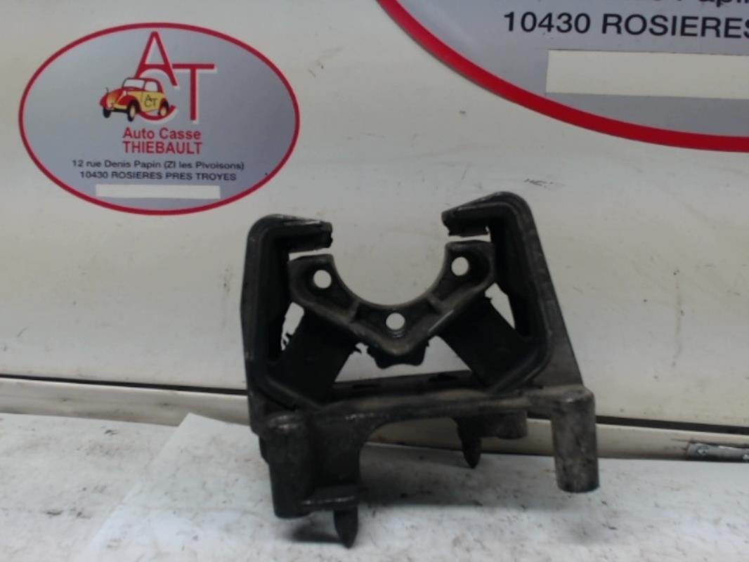 Support moteur droit