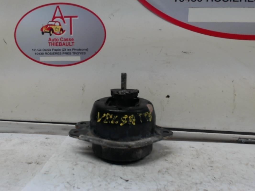 Support moteur droit