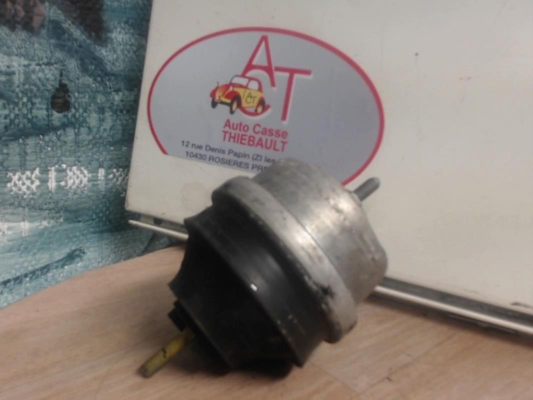 Support moteur droit