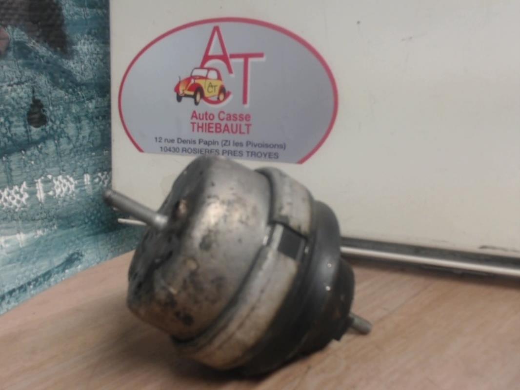 Support moteur droit