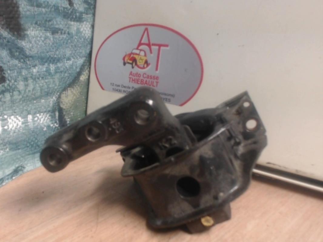 Support moteur droit