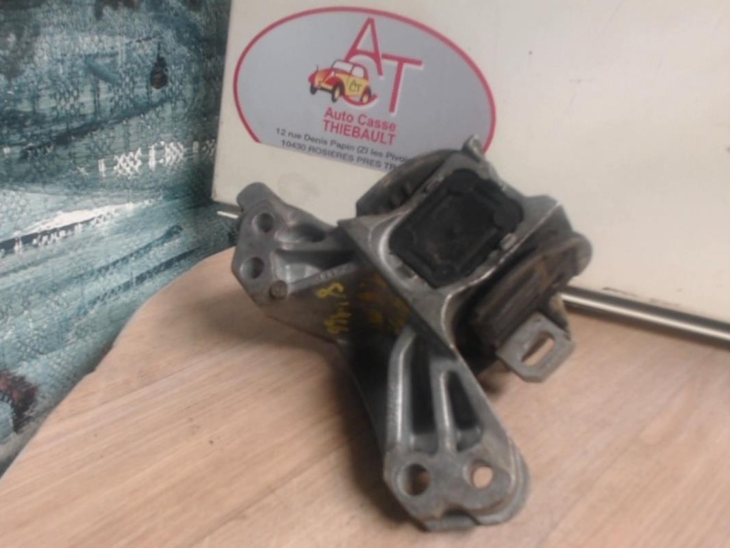Support moteur gauche