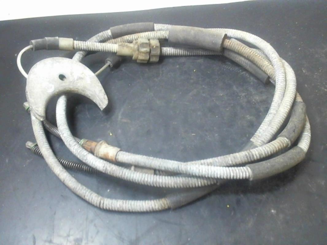 Cable de commande de frein à main