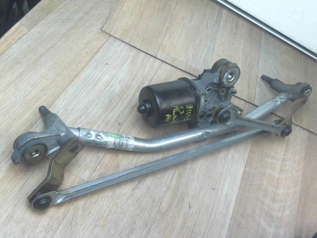 Moteur essuie glace avant
