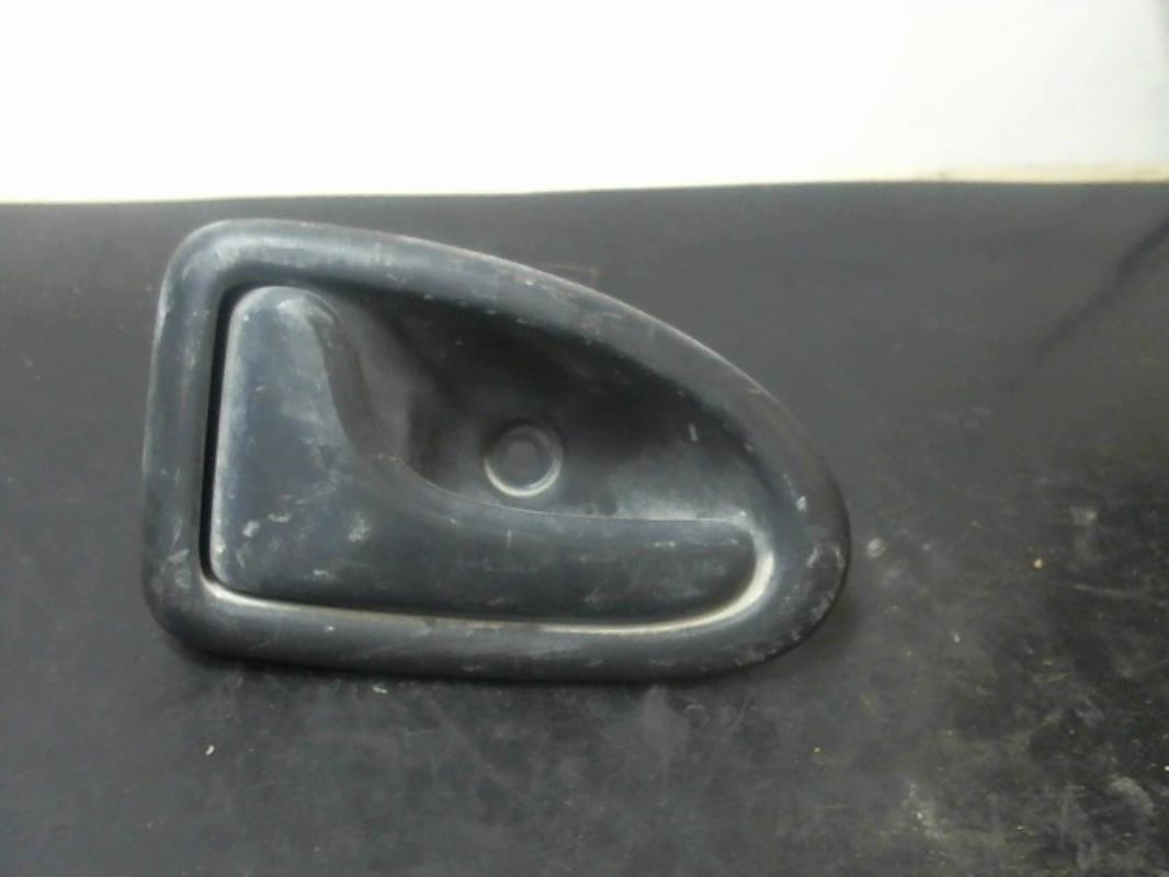Poignee interieur avant gauche