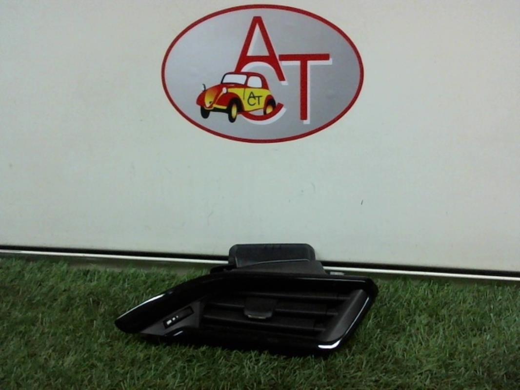 Aerateur tableau de bord avant droit