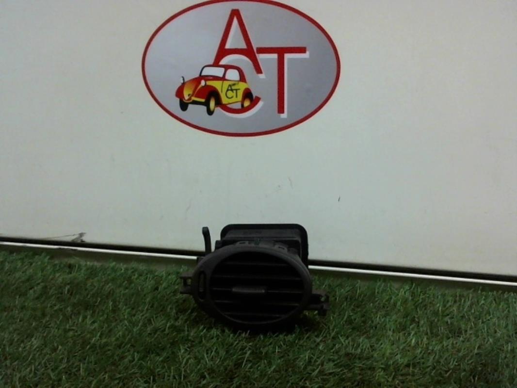 Aerateur tableau de bord avant gauche