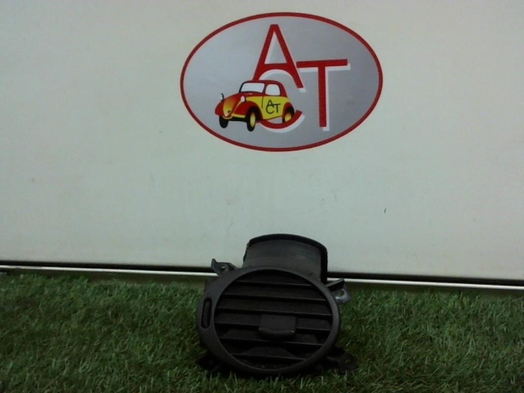 Aerateur tableau de bord avant gauche