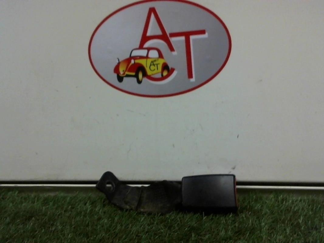 Attache ceinture arriere gauche