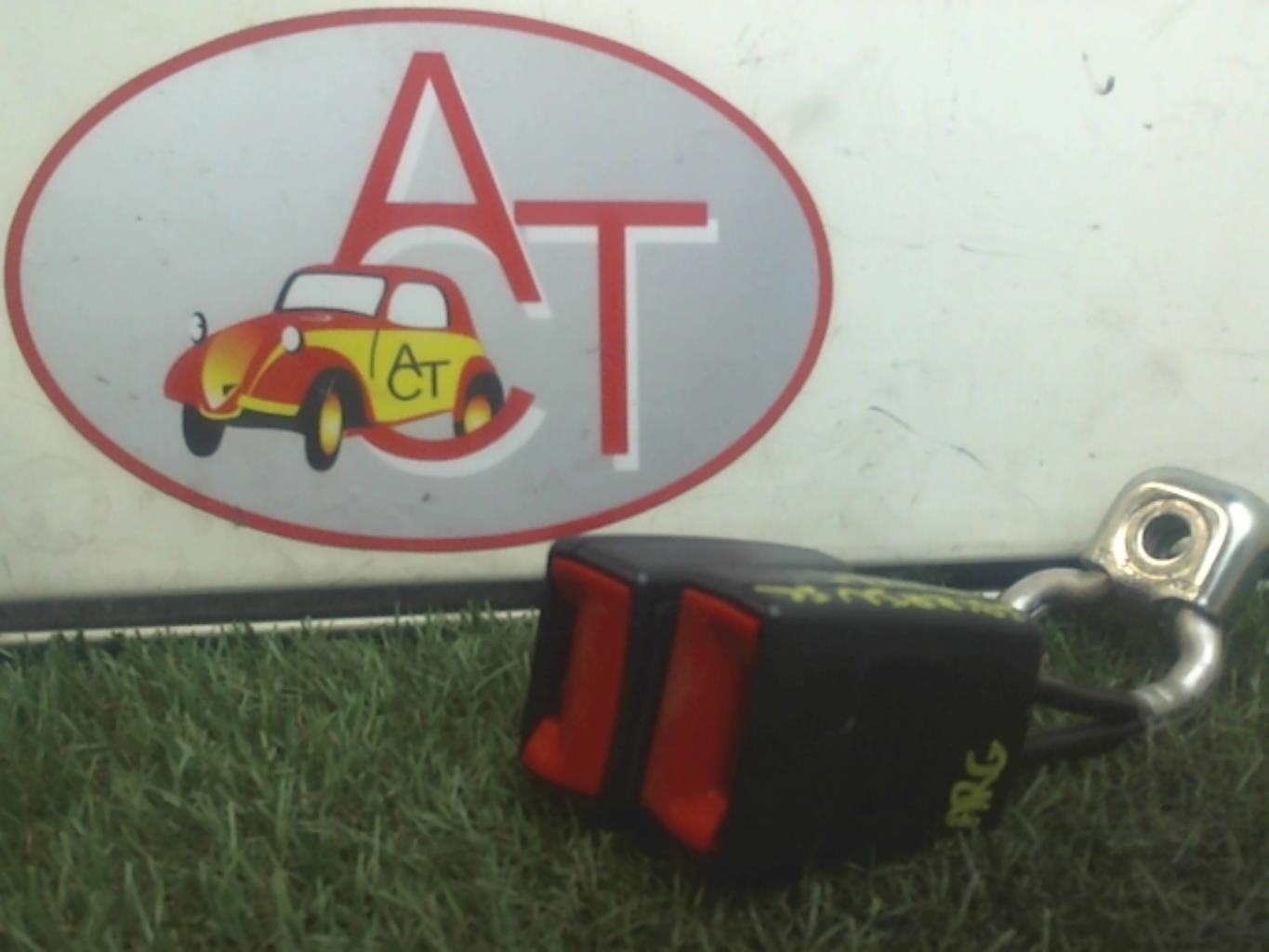 Attache ceinture arriere gauche