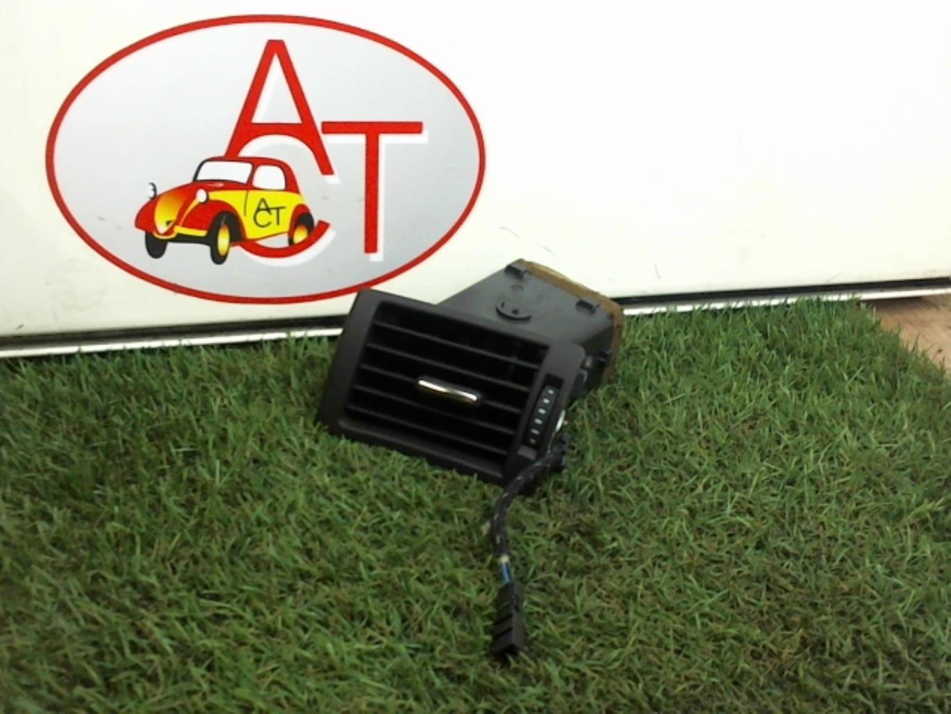 Aerateur tableau de bord avant gauche
