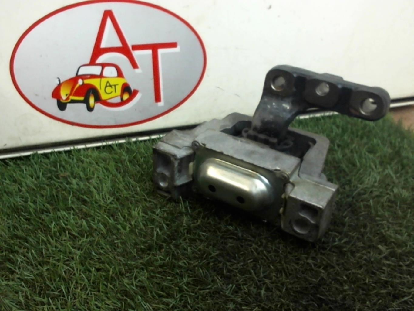 Support moteur droit