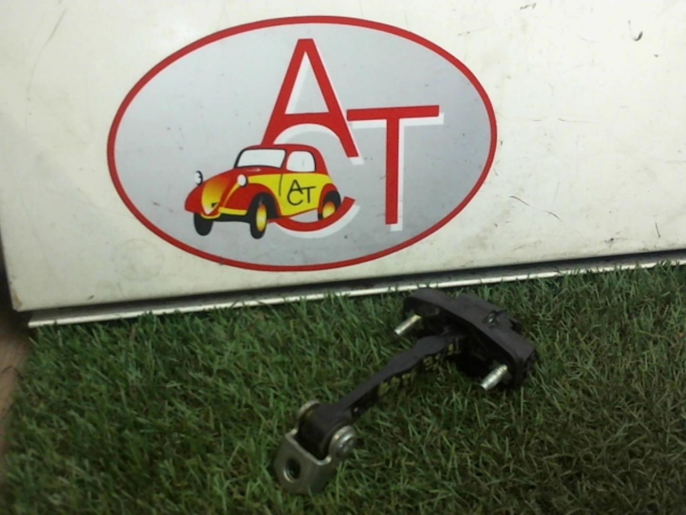 Tirant de porte avant droit