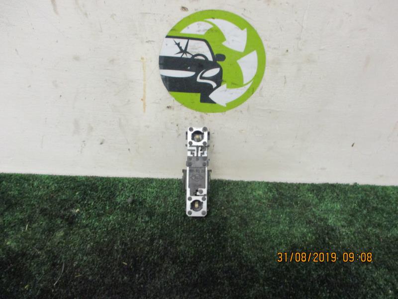 Base portalampade fanale posteriore sinistro