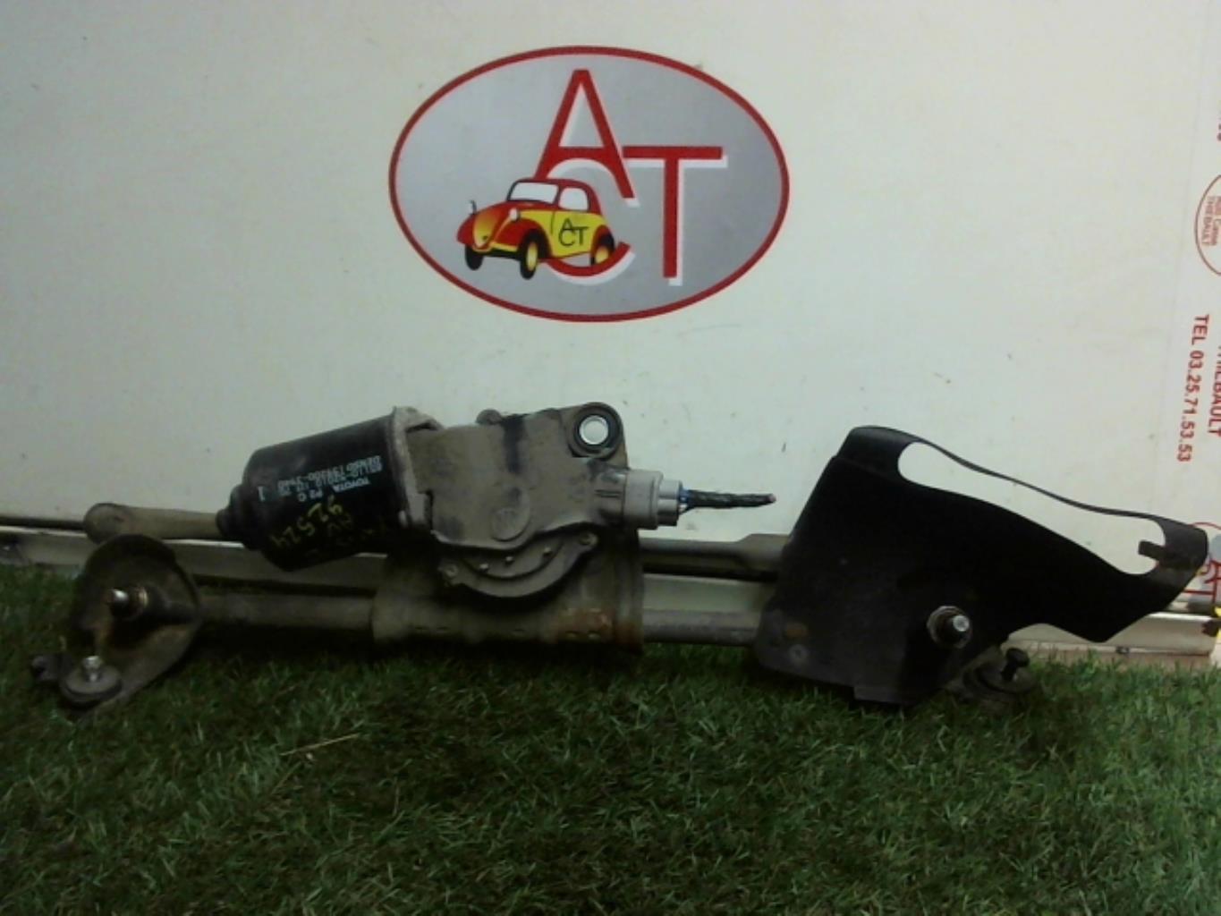Moteur essuie glace avant