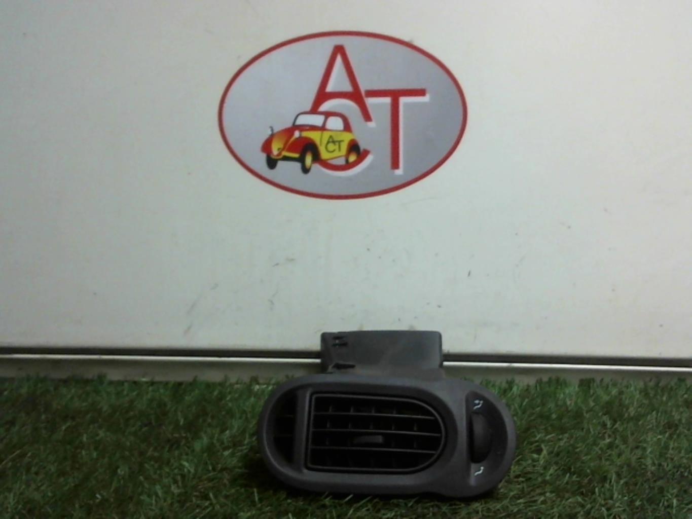 Aerateur tableau de bord avant gauche