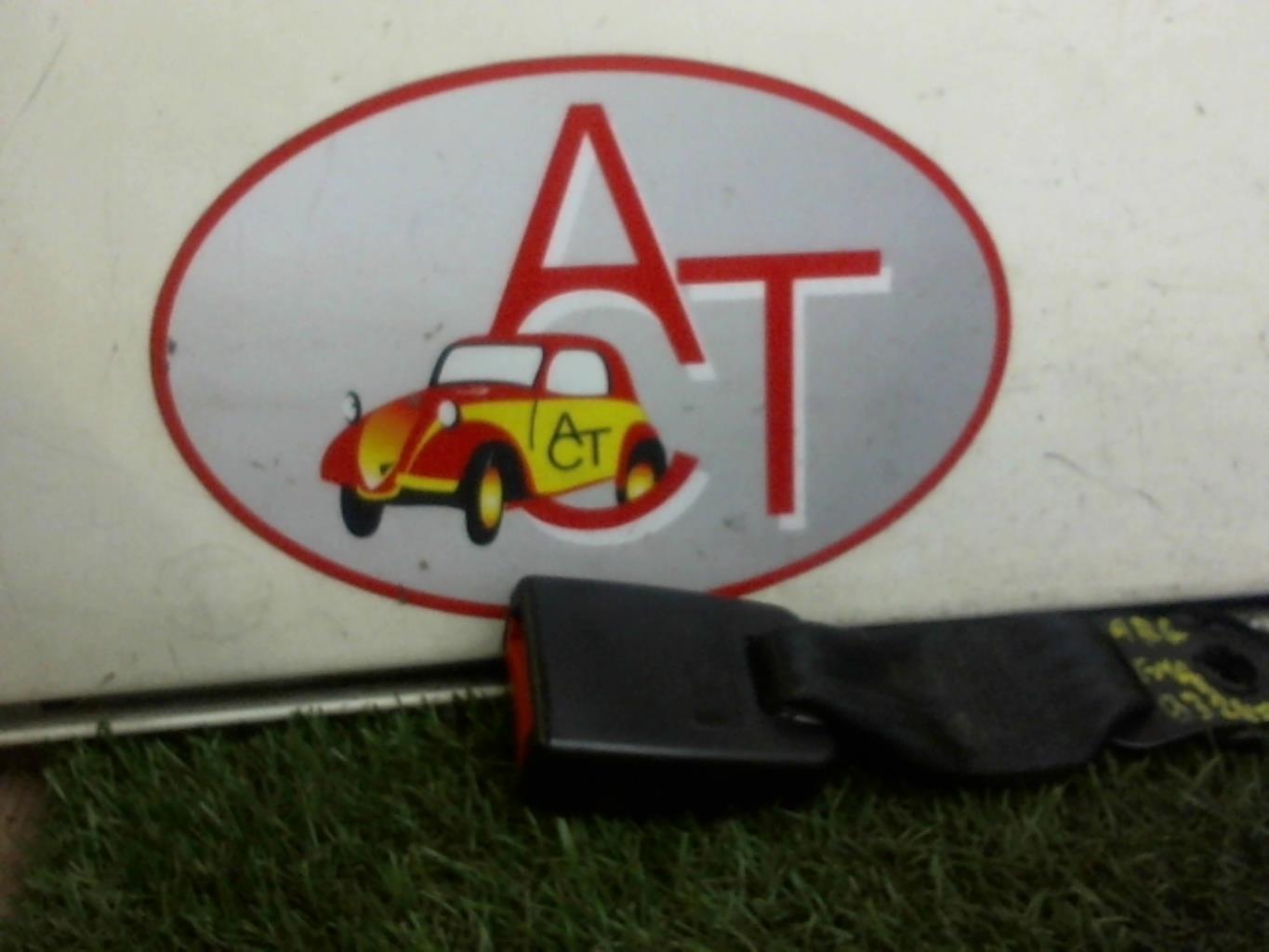 Attache ceinture arriere gauche