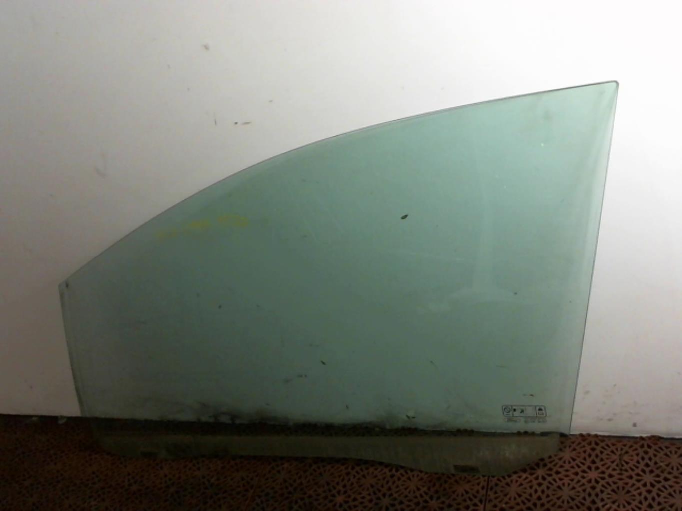 Vitre avant gauche