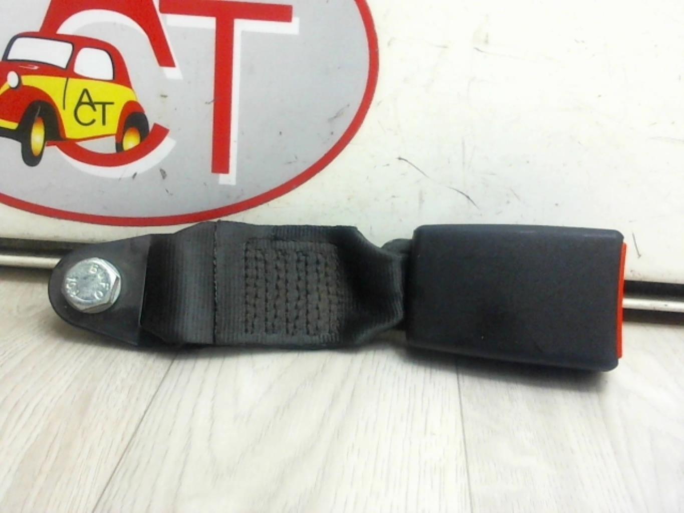 Attache ceinture arriere gauche