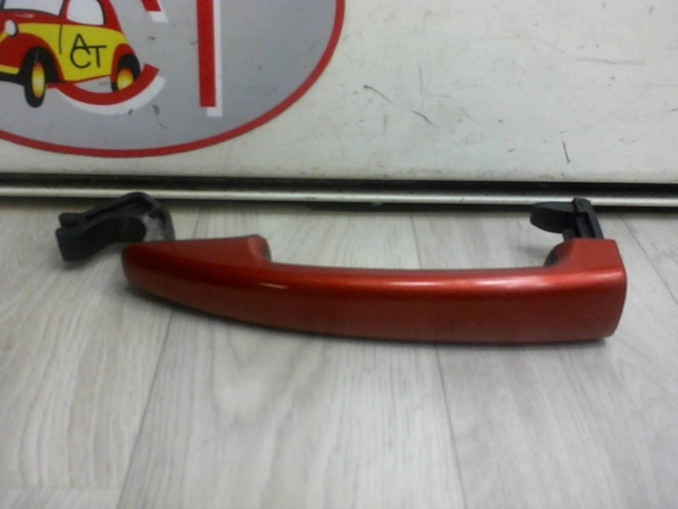 Poignee porte avant gauche