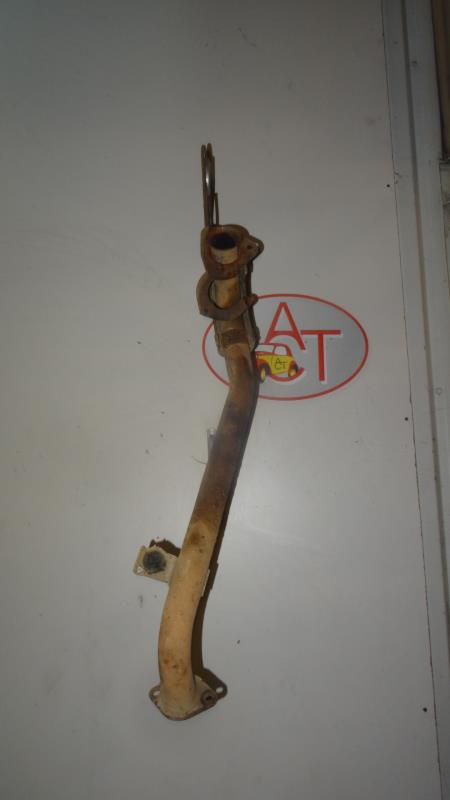 Tube intermediaire (echappement)