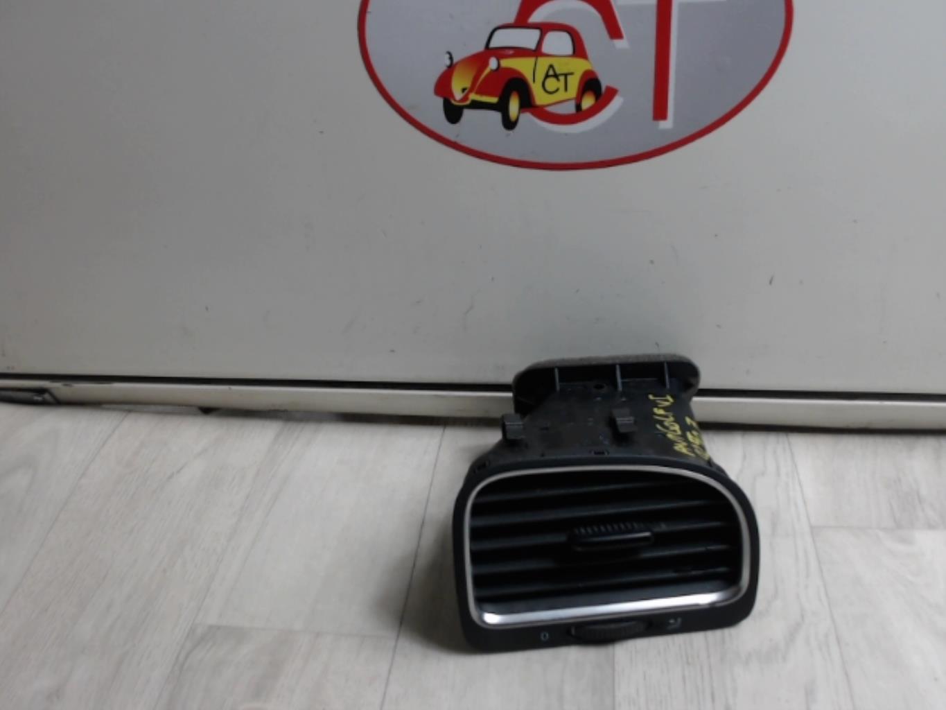 Aerateur tableau de bord avant droit